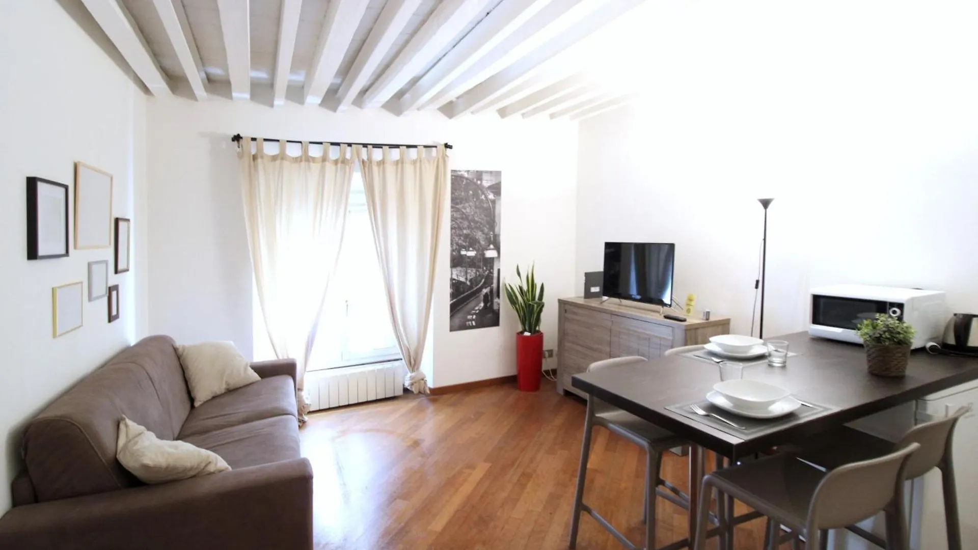 Apartment Milanrentals - Moscova Italy